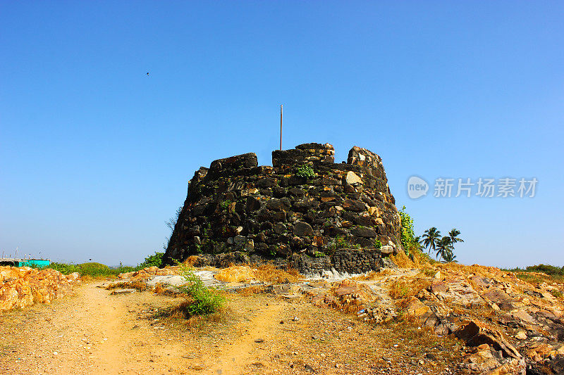 位于印度马哈拉施特拉邦康坎的一个岛上的Shivaji时代的Sindhudurg Fort遗址